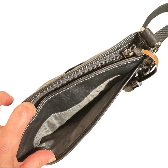 COACH Vintage Genuine Leather Crossbody Bag - Picture 7 of 11